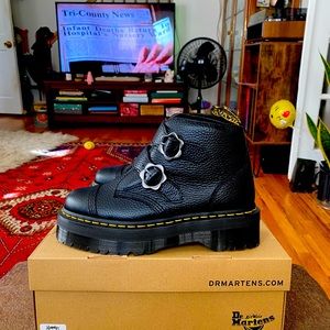 Dr.Marten Devon flower ankle boot. Black leather w/ silver flower buckles.NWT